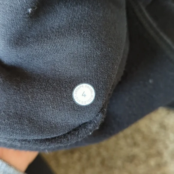 Lululemon 🍋 hoodie - Picture 9 of 10